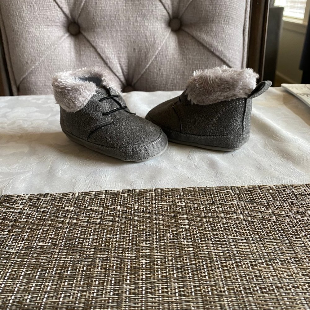 Brand new never worn Little me infant shoes size 2